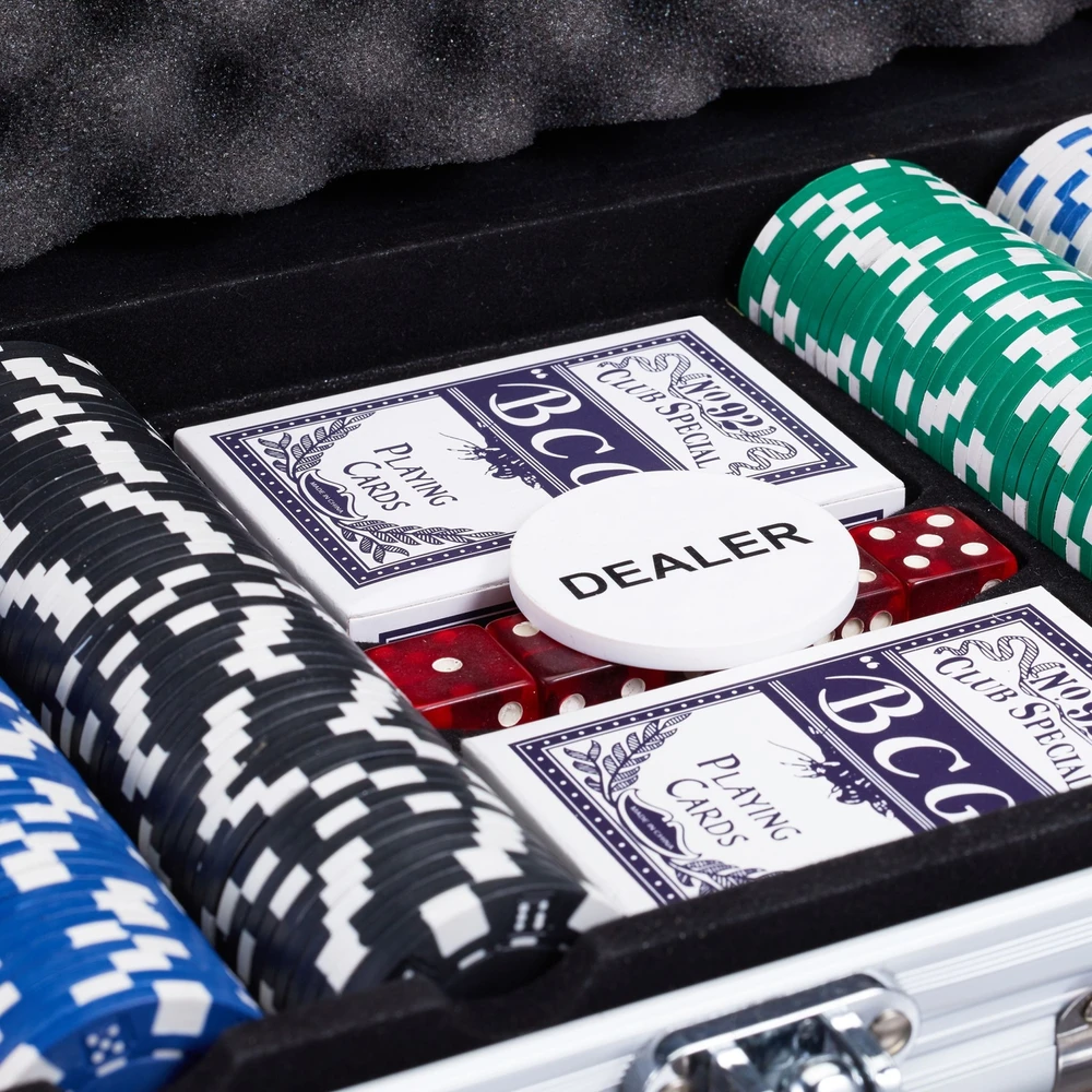Relaxdays Pokerio dėklas su 300 lazerinių pokerio žetonų