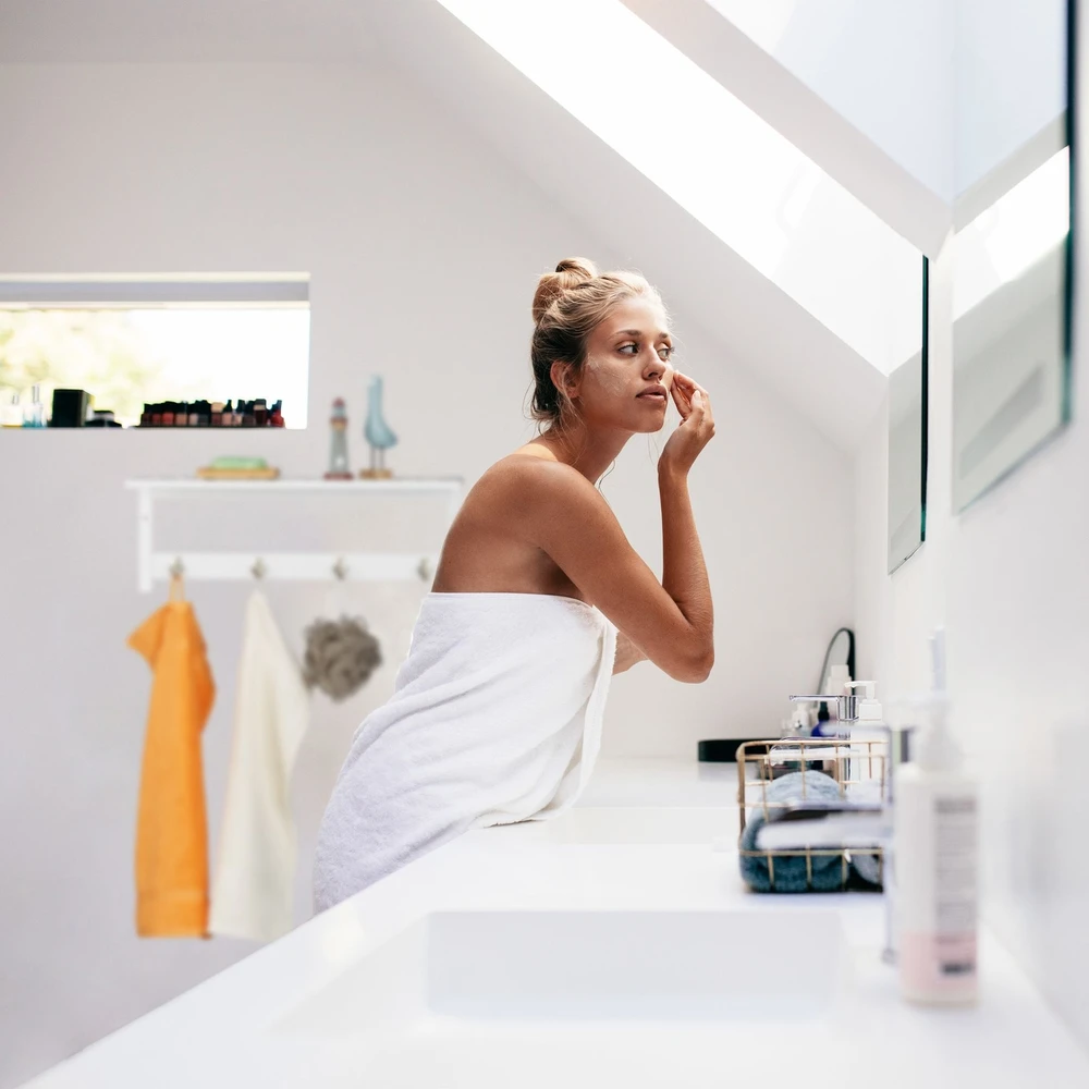 Relaxdays Sieninė lentyna su 4 kabliukais