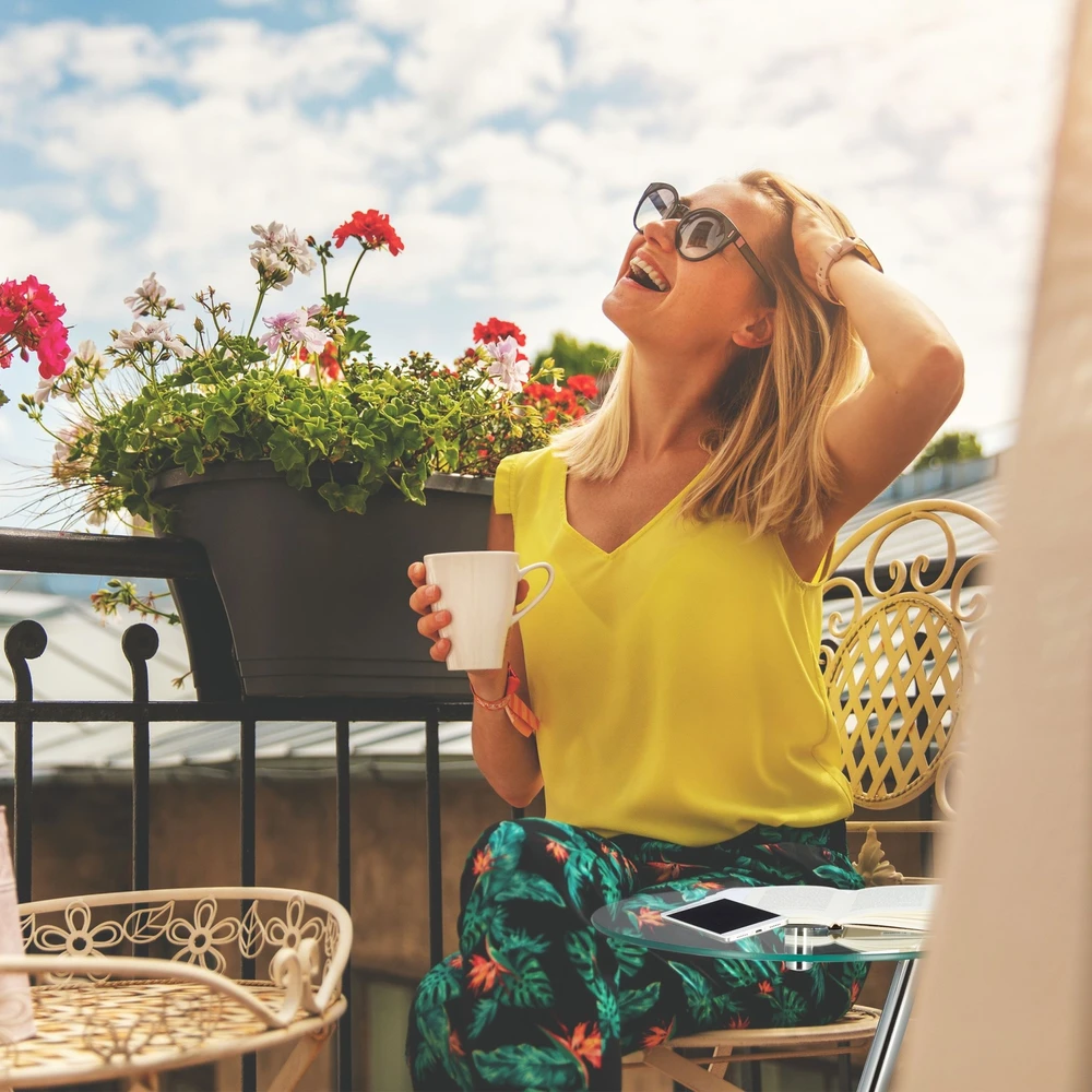 Relaxdays Šoninis staliukas iš metalo ir stiklo