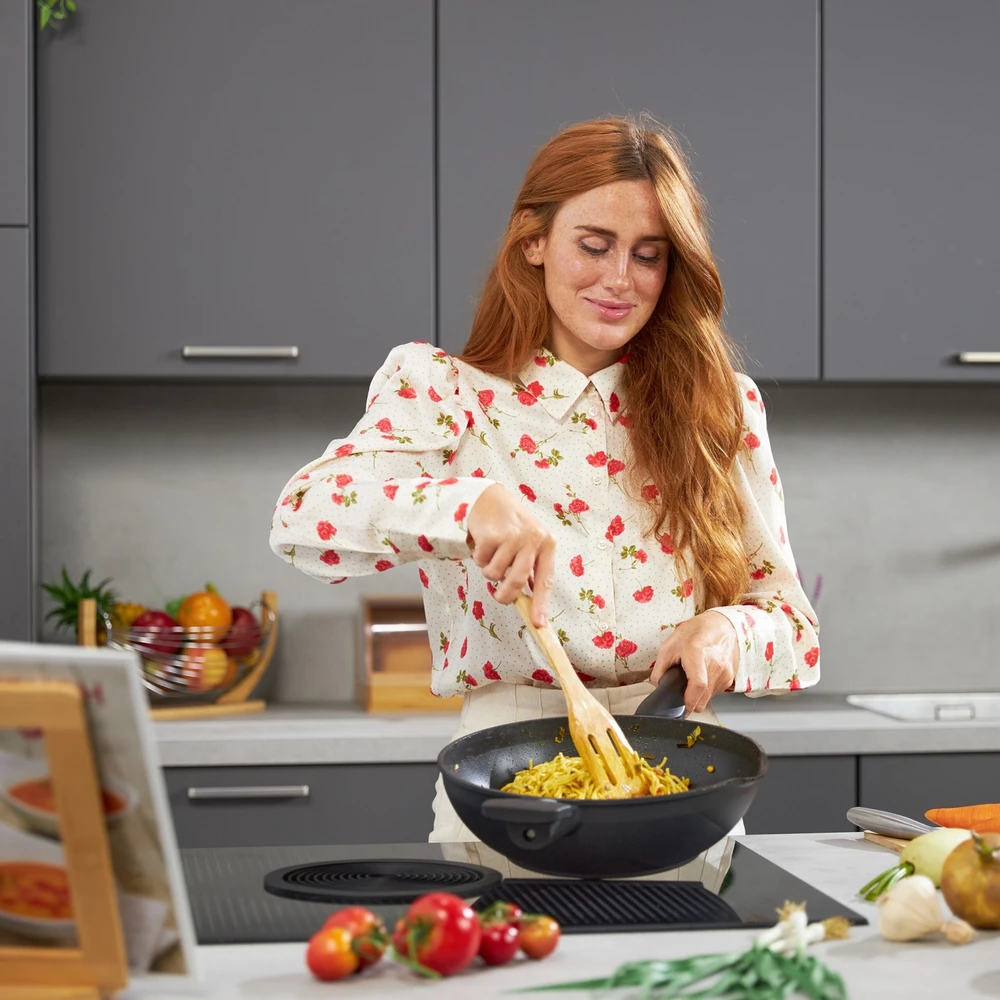 Relaxdays Wok keptuvė su dangčiu 30 cm
