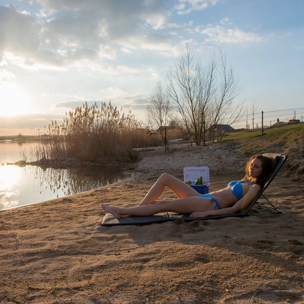 Relaxdays XXL paplūdimio kilimėlis su pagalve