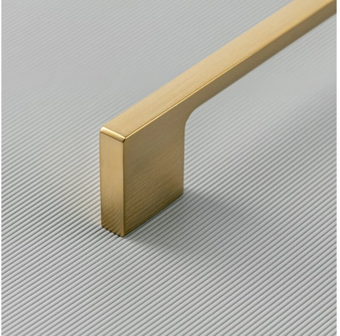 GTV 819 zamak handle, C - 256 mm, brass