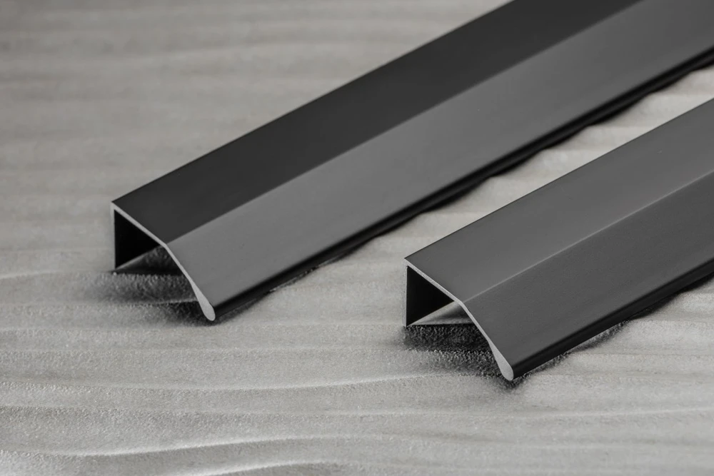 Aliuminio Holder GTV TREX C=96mm L=150mm, juodas