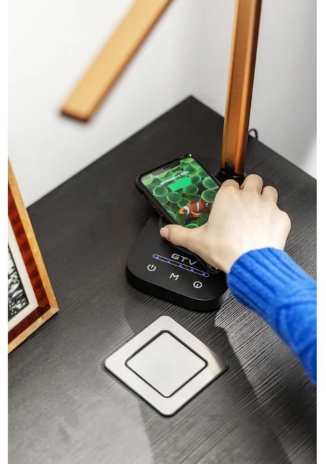 Bokštinis ištraukiamas baldų lizdas, 1x schuko lizdas, 1xUSB A, 1xUSB , kabelis 1,5 m, juo