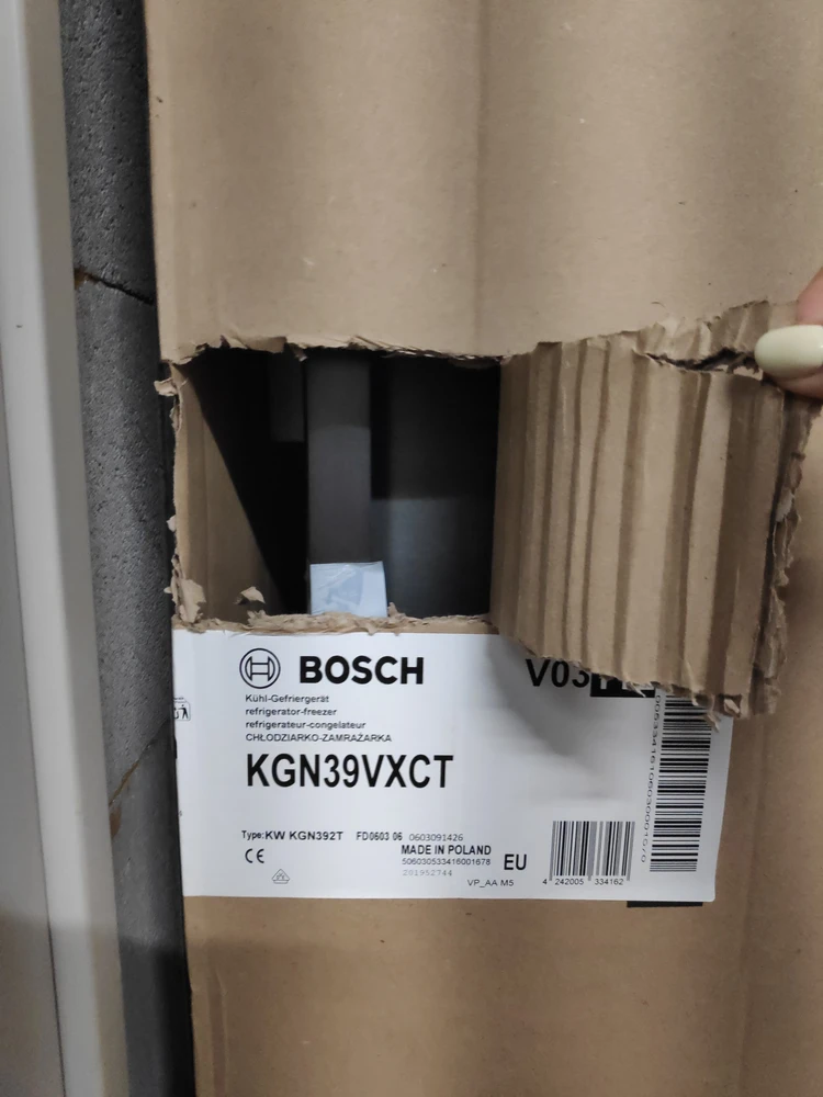 Bosch KGN39VXCT Serija 4, Laisvai statomas šaldytuvas-šaldiklis su šaldiklio skyriumi apačioje, 203 x 60 cm, Juodas šlif (Pažeista pakuotė)