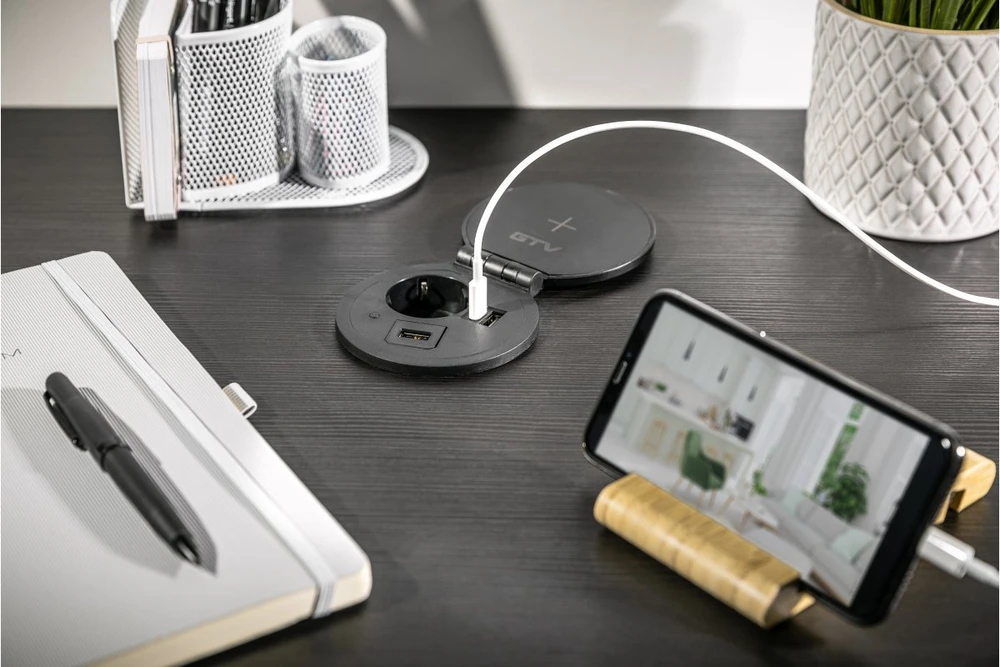 CHARGER PLUS ištraukiamas elektros lizdas