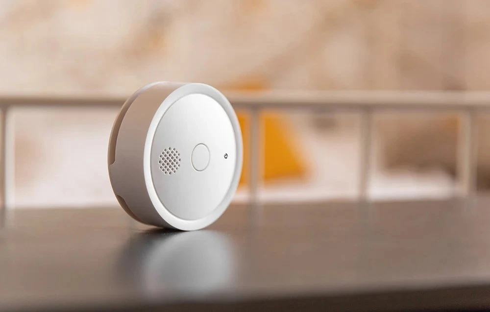 Shelly Plus Smoke Wifi dūmų sensorius / sirena