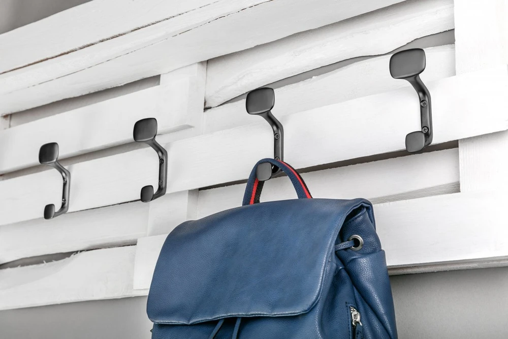 Hanger ZnAl TOLEDO C0 chrome