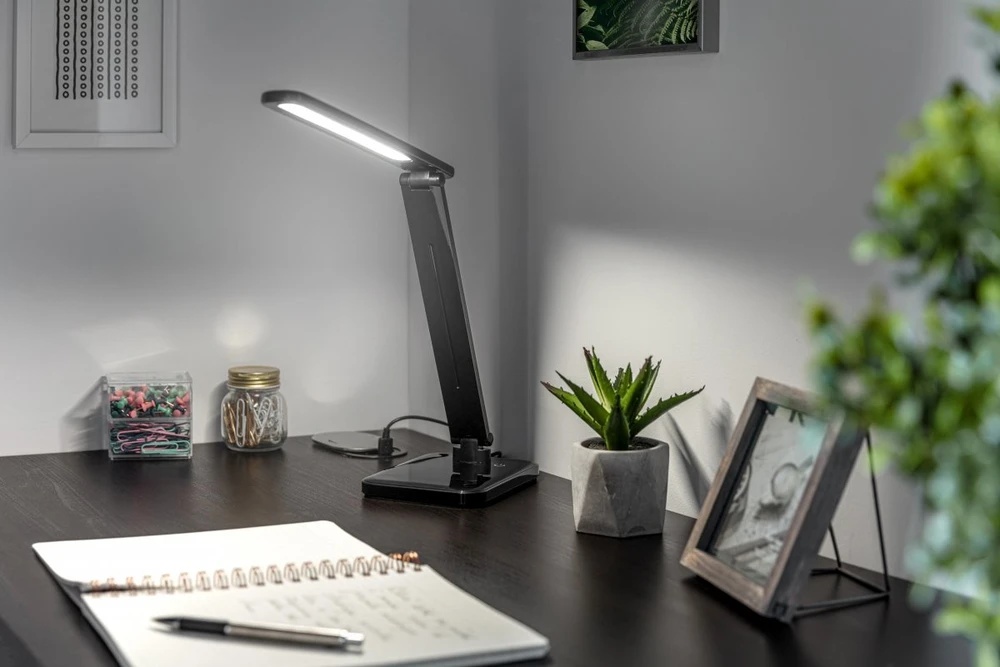 GTV HIKARI LED stalinė lempa, 6W, 400lm, AC220-240V, 50/60Hz, CCT, juoda