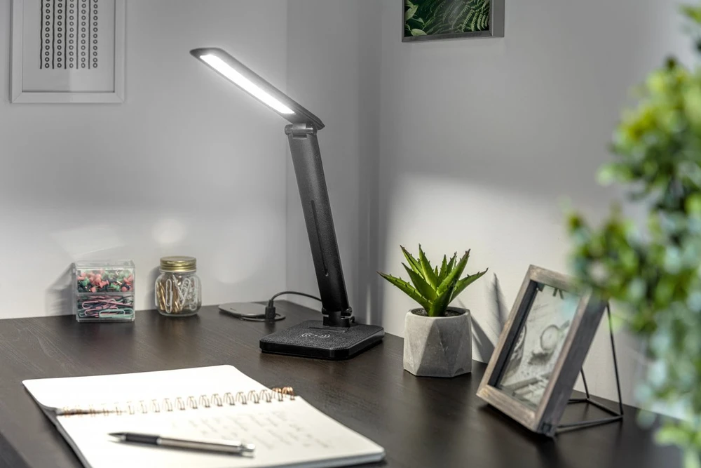GTV IZUKA LED stalinė lempa, 6W, 400lm, AC220-240V, 50/60Hz, CCT, indukcinis įkroviklis, juoda