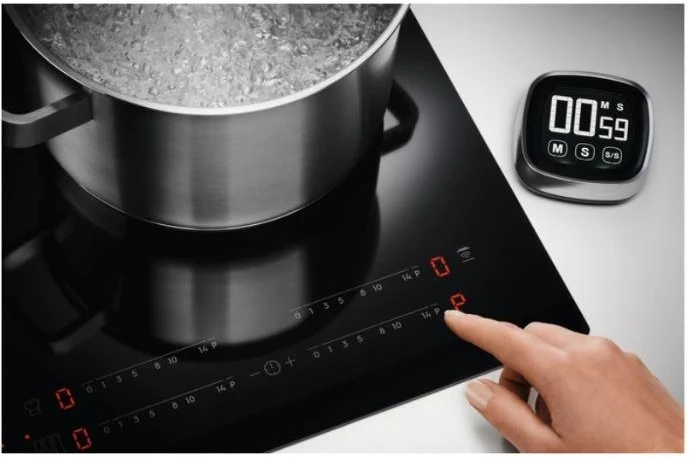 Kaitlentė Electrolux LIV63431BK (Pažeista pakuotė)
