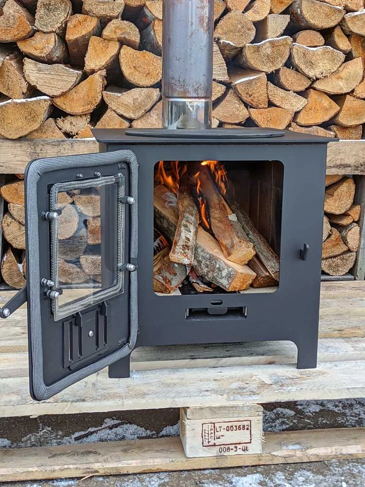 Krosnelė - židinys "Buržuika" Kalmetal 8kW su šamotu ir rinkėmis