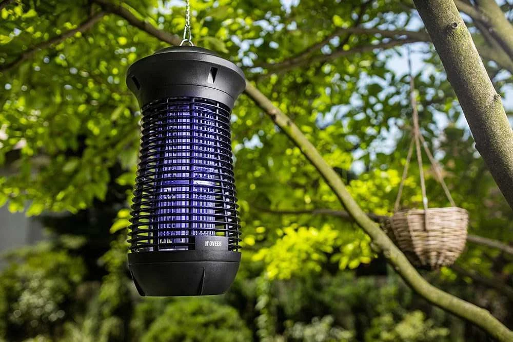 Insekticidinė lempa Noveen IKN24 kabanti lauke