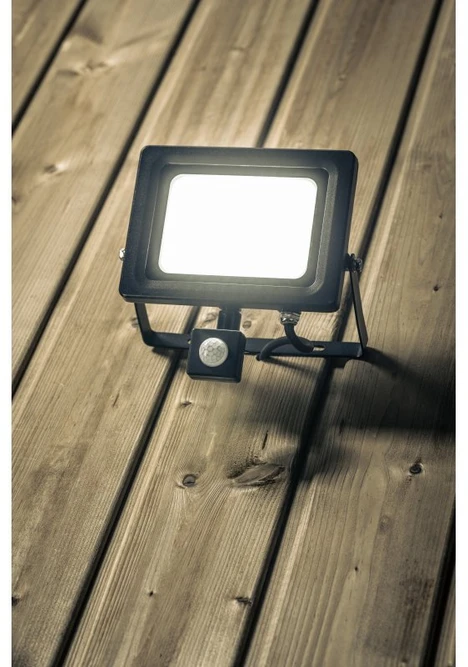 GTV LED prožektorius iNEXT su judesio jutikliu 50W 4000lm, PF>0,9, RA>80, IP65, 120°, 6400K, j
