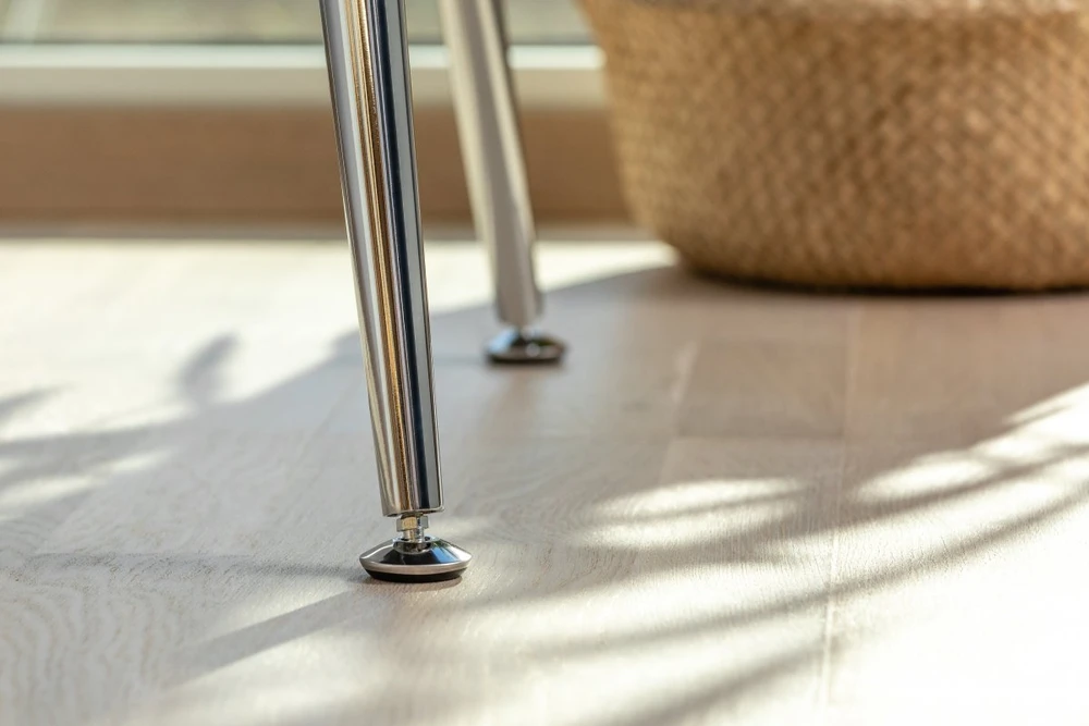 Leg 40 x 710 X-LINE inclined, foldable, adjustable foot, chrome