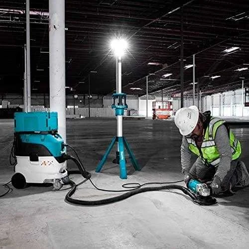 Makita LXT® akumuliatorinis darbinis žibintas DML814 18V • 14,4V • 1250 lx (Pažeista pakuotė)