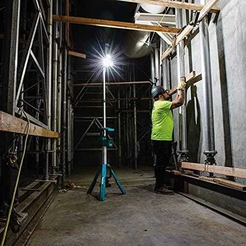 Makita LXT® akumuliatorinis darbinis žibintas DML814 18V • 14,4V • 1250 lx (Pažeista pakuotė)