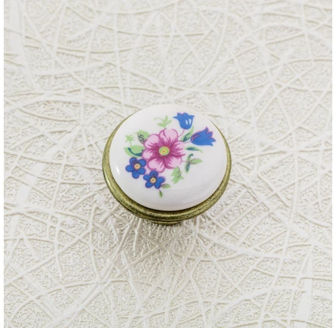 Porcelain knob J4 antique brass R-pink flower