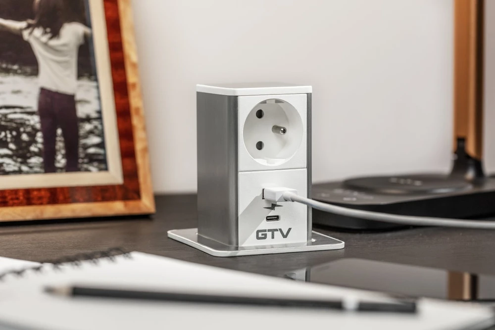 Tower pull-out furniture socket, 1x French socket, 1xUSB A, 1xUSB C, 1.5m cable, baltas, in