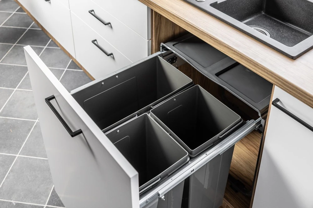 Trash bin with front mounting on slide H45 34l+2x17l for cabinet 600 mm anthracite