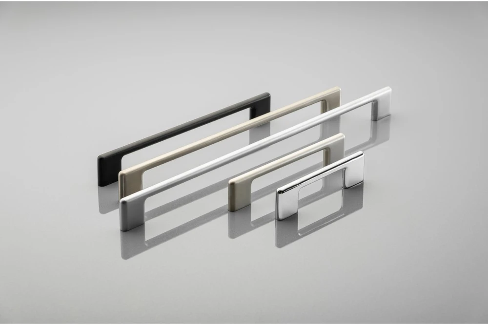 Zamak handle CAPRI, C= 160 mm, inox