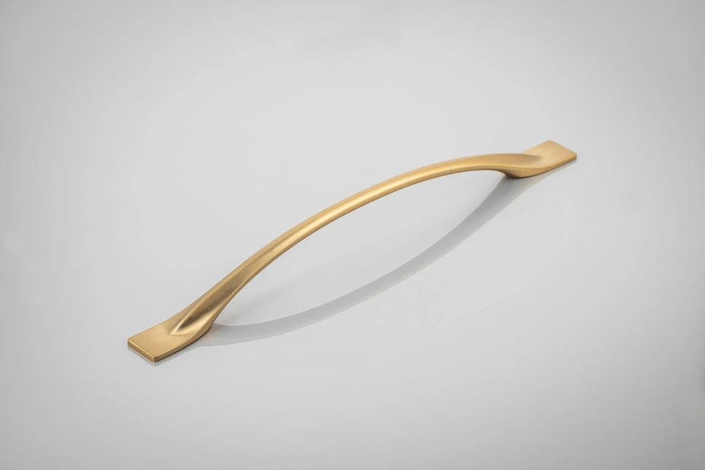 Zamak handle FLOW C = 128 mm champagne
