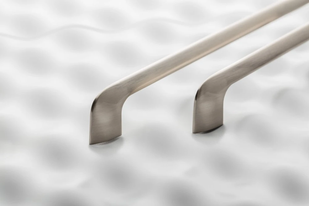 Zamak handle MILANO C=128 inox