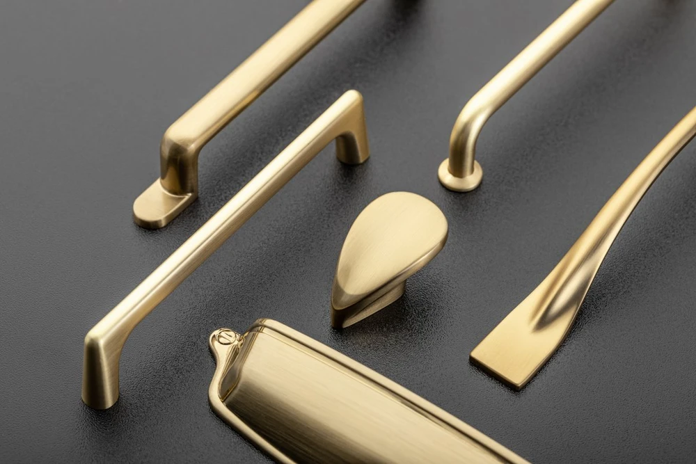 Zamak handle OTTO C = 128 mm champagne