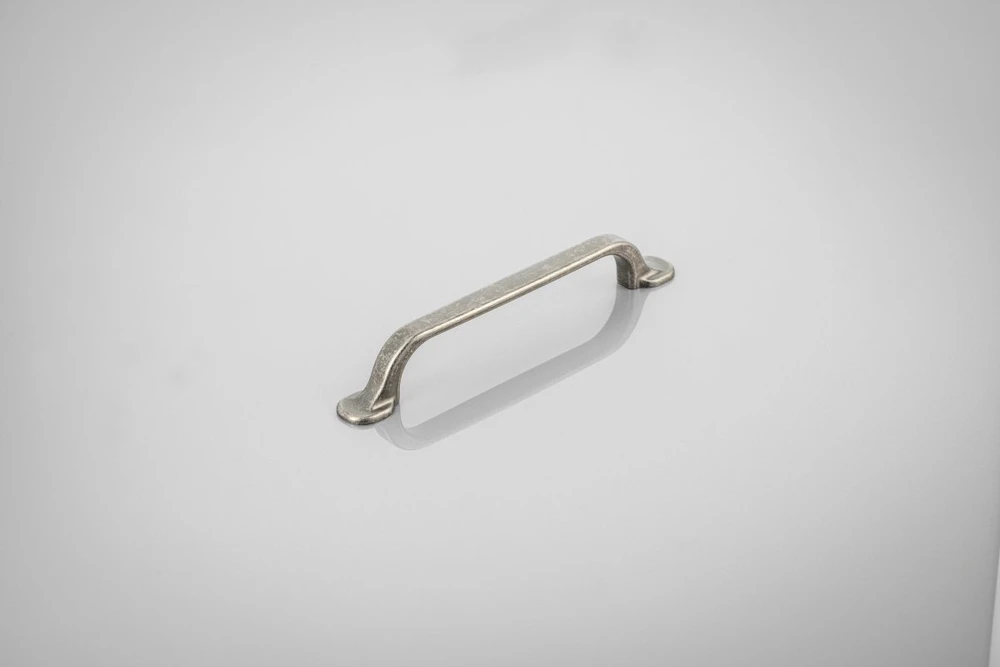 Zamak handle RETRIS C = 128 mm, antique sidabrinis