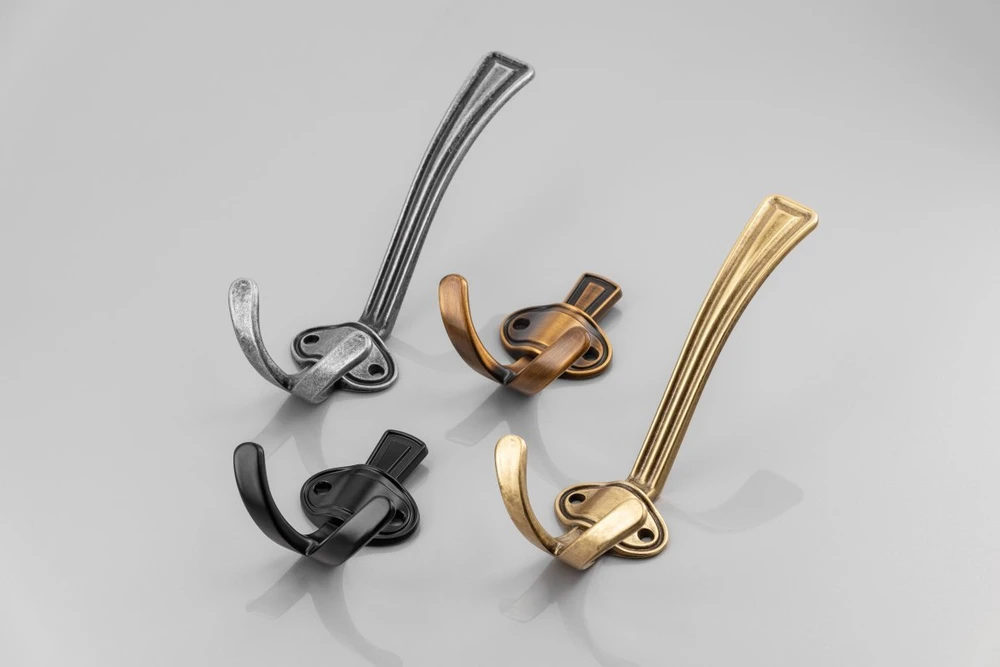 Zamak hanger Coruna small juodas matt