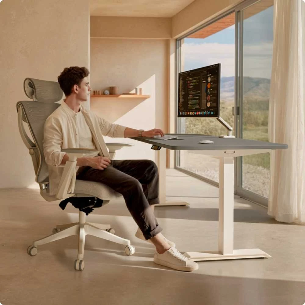 Elektrinis reguliuojamo aukščio stalas Desktronic HomeOne Baltas/Pilkas, 140x70cm, Dvigubas motoras, USB ir USB-C įkrovimo lizdai