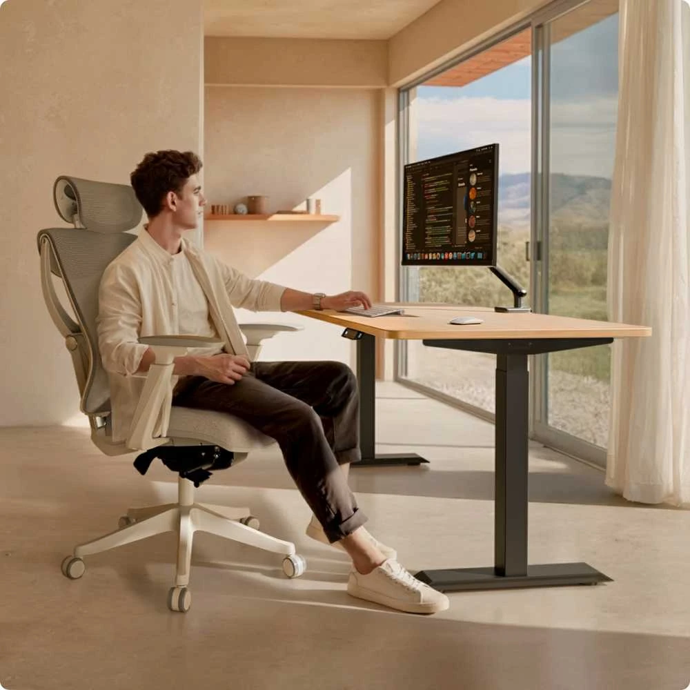 Elektrinis reguliuojamo aukščio stalas Desktronic HomeOne Juodas/Ąžuolas, 160x80cm, Dvigubas motoras, USB ir USB-C įkrovimo lizdai
