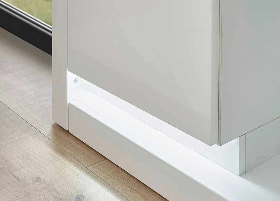 Spinta Meran, 80 x 37 x 195 cm, baltas blizgus