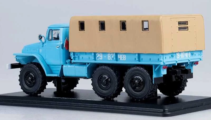 Sunkvežimio su tentu "375D Ural" modelis, 3+