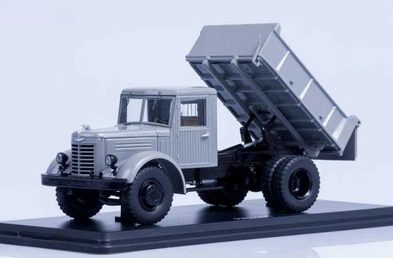 Sunkvežimio "Yaaz-205" modelis, 3+