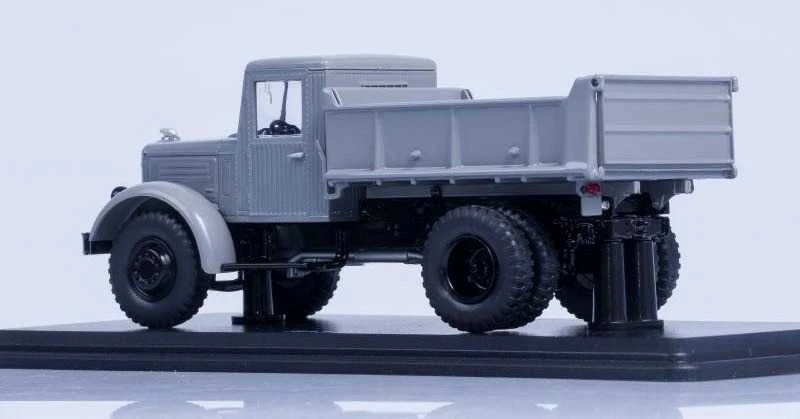 Sunkvežimio "Yaaz-205" modelis, 3+