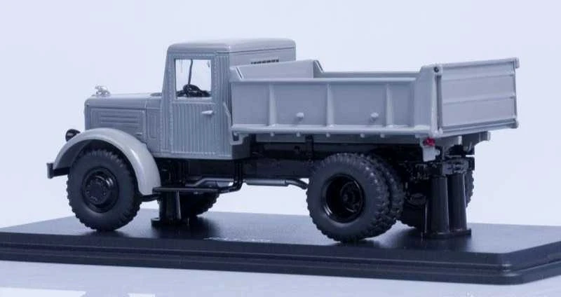 Sunkvežimio "Yaaz-205" modelis, 3+