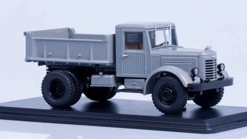Sunkvežimio "Yaaz-205" modelis, 3+