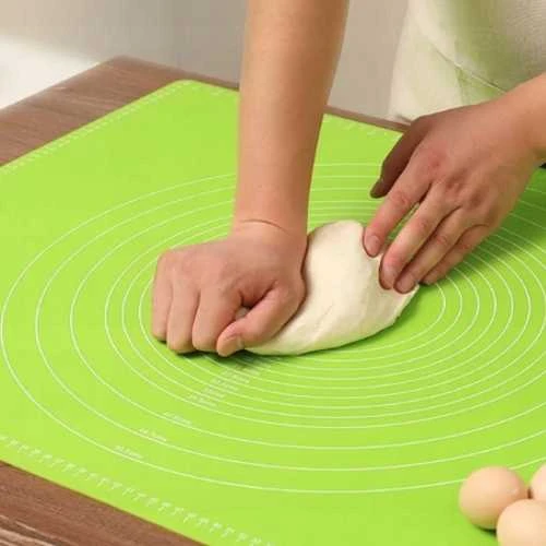 Winder Home Didelė silikoninė tešlos kočiojimo lenta 30×40 cm + plastikinis peilis tešlai