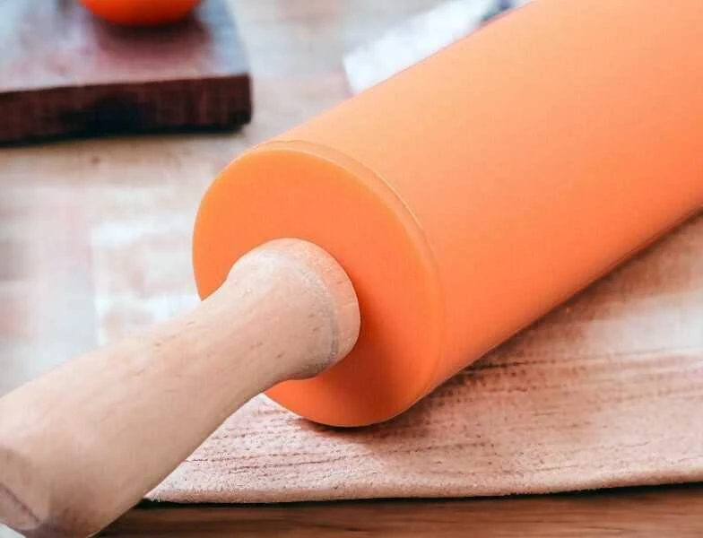 Winder Home Silikoninis tešlos kočėlas 38,5 cm – nelimpantis virtuvės įrankis, oranžinis