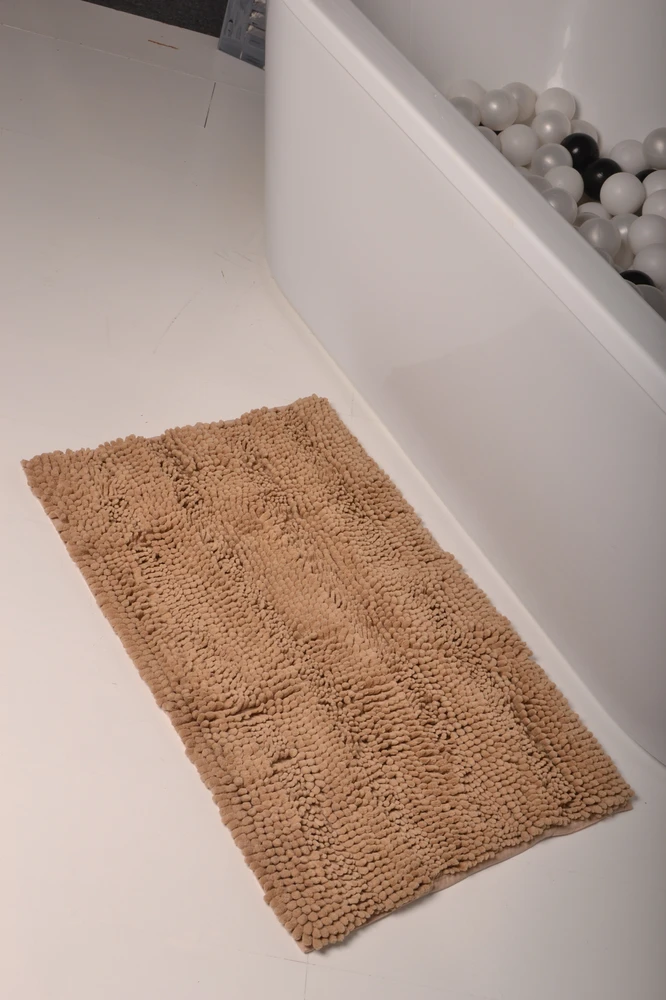 Winder Home Vonios kambario kilimėlis„Noodles long”– rudos spalvos, minkštas ir neslystantis, 50 × 80 cm