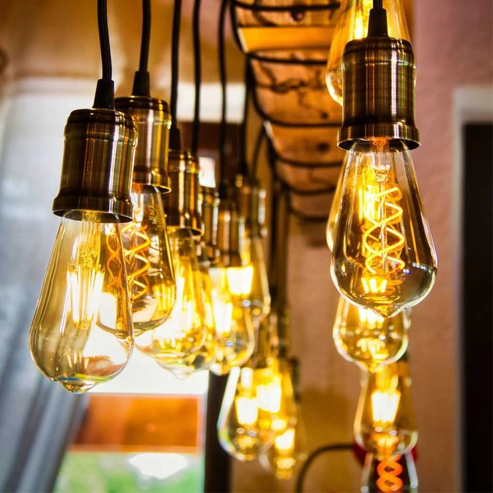Kaitrinė (Filament) LED lemputė E27 4W 300Lm 2200K kampas<360* Dimeriuojama, VIDEX VLE-ST64FASD-04272 | ST64 – Pilno stiklo korpusas ir 360° šviesos sklaida