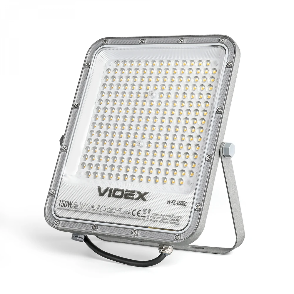 Didelės galios pramoninis LED prožektorius 150W 22 500Lm 5000K IP65 VIDEX VL-F2-1505G – 150W galia ir apsauga nuo įtampos svyravimų