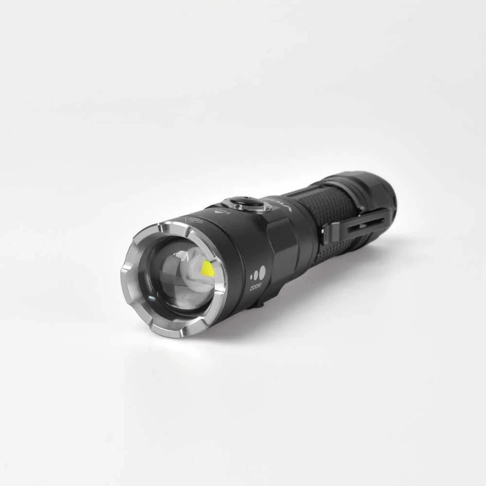 Įkraunamas kišeninis LED žibintuvėlis Luminus SST40 10W, 1200Lm 5000K, Li-ion 18650 2200mAh, VIDEX VLF-A105Z – Optinis priartinimas tiksliam spindulio fokusavimui