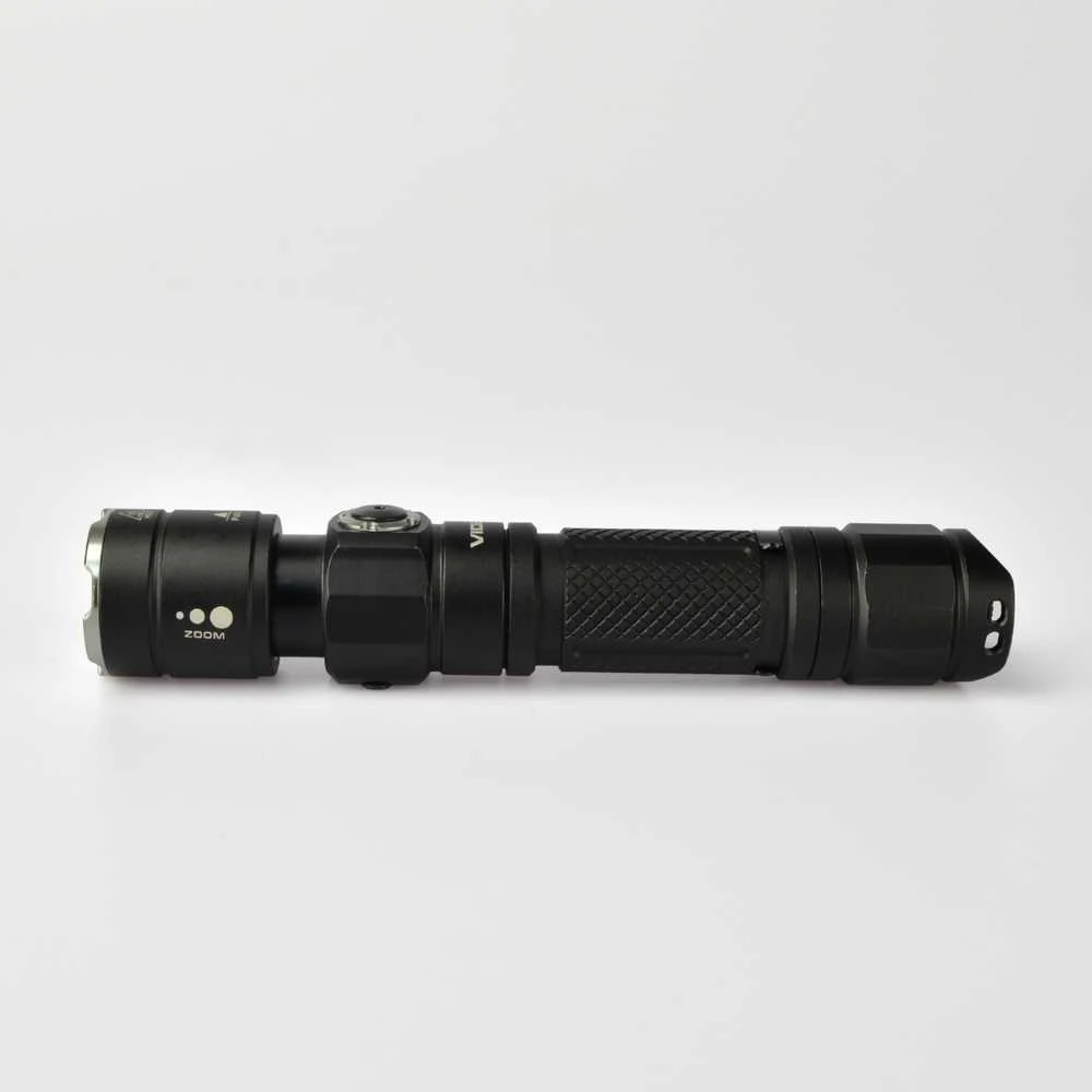Įkraunamas kišeninis LED žibintuvėlis Luminus SST40 10W, 1200Lm 5000K, Li-ion 18650 2200mAh, VIDEX VLF-A105Z – Optinis priartinimas tiksliam spindulio fokusavimui
