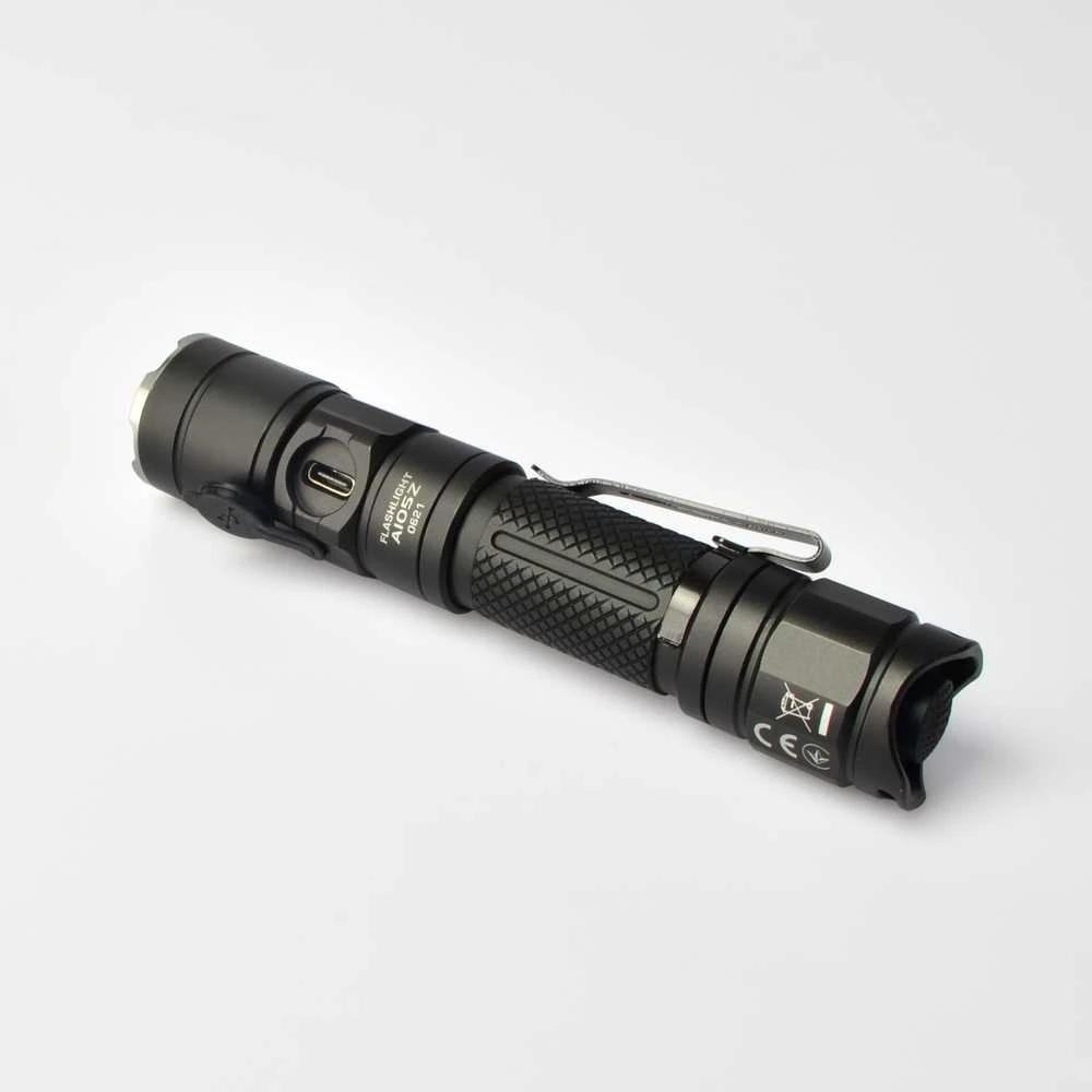 Įkraunamas kišeninis LED žibintuvėlis Luminus SST40 10W, 1200Lm 5000K, Li-ion 18650 2200mAh, VIDEX VLF-A105Z – Optinis priartinimas tiksliam spindulio fokusavimui