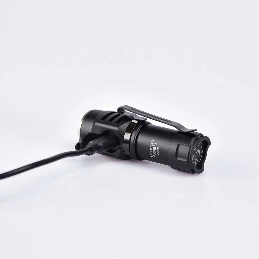 Įkraunamas kišeninis LED žibintuvėlis Luminus SST20 10W, 600Lm 5700K, Li-ion 16340 800mAh (keičiamas į CR123A), VIDEX VLF-A055 – Kompaktiškas dydis ir plieno klipsas