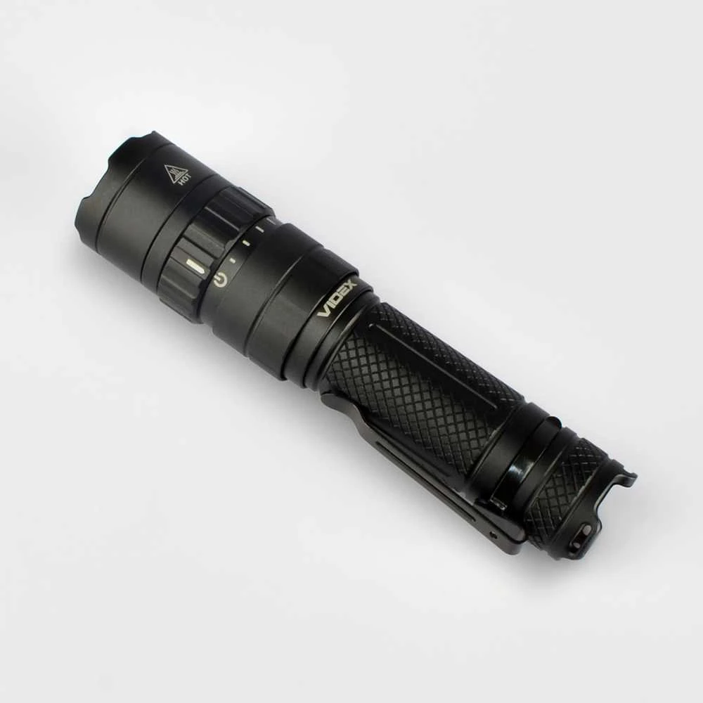 Įkraunamas kišeninis LED žibintuvėlis Luminus SST40 20W, 1700Lm 6500K, Li-ion 21700 4000mAh (keičiamas į 18650), VIDEX VLF-A156R – Mechaninis sukamasis jungiklis