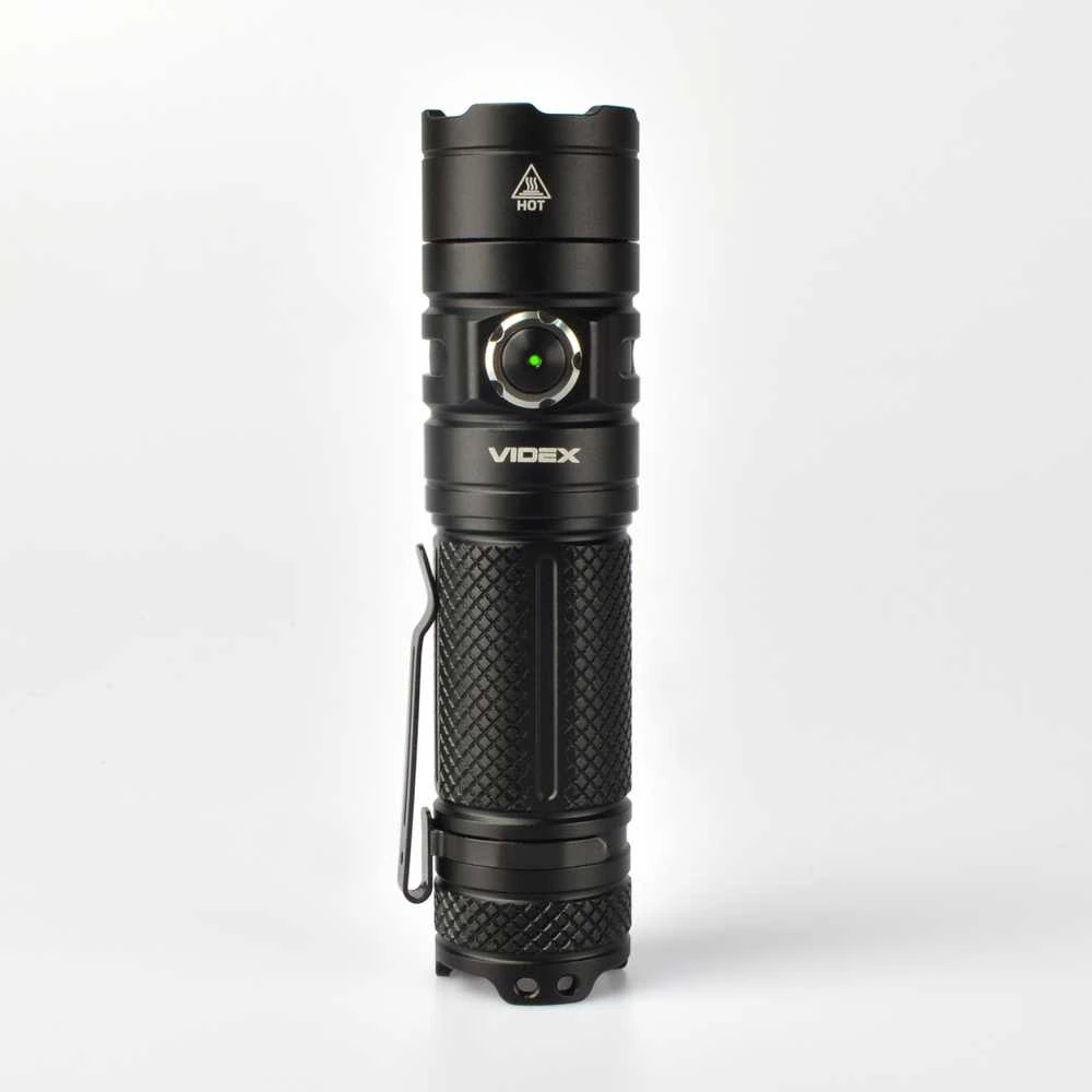 Įkraunamas kišeninis LED žibintuvėlis CREE XHP50.2 20W, 4000Lm 5000K, Li-ion 26650 5000mAh, VIDEX VLF-A355C – Komplekte galingas 5000mAh akumuliatorius