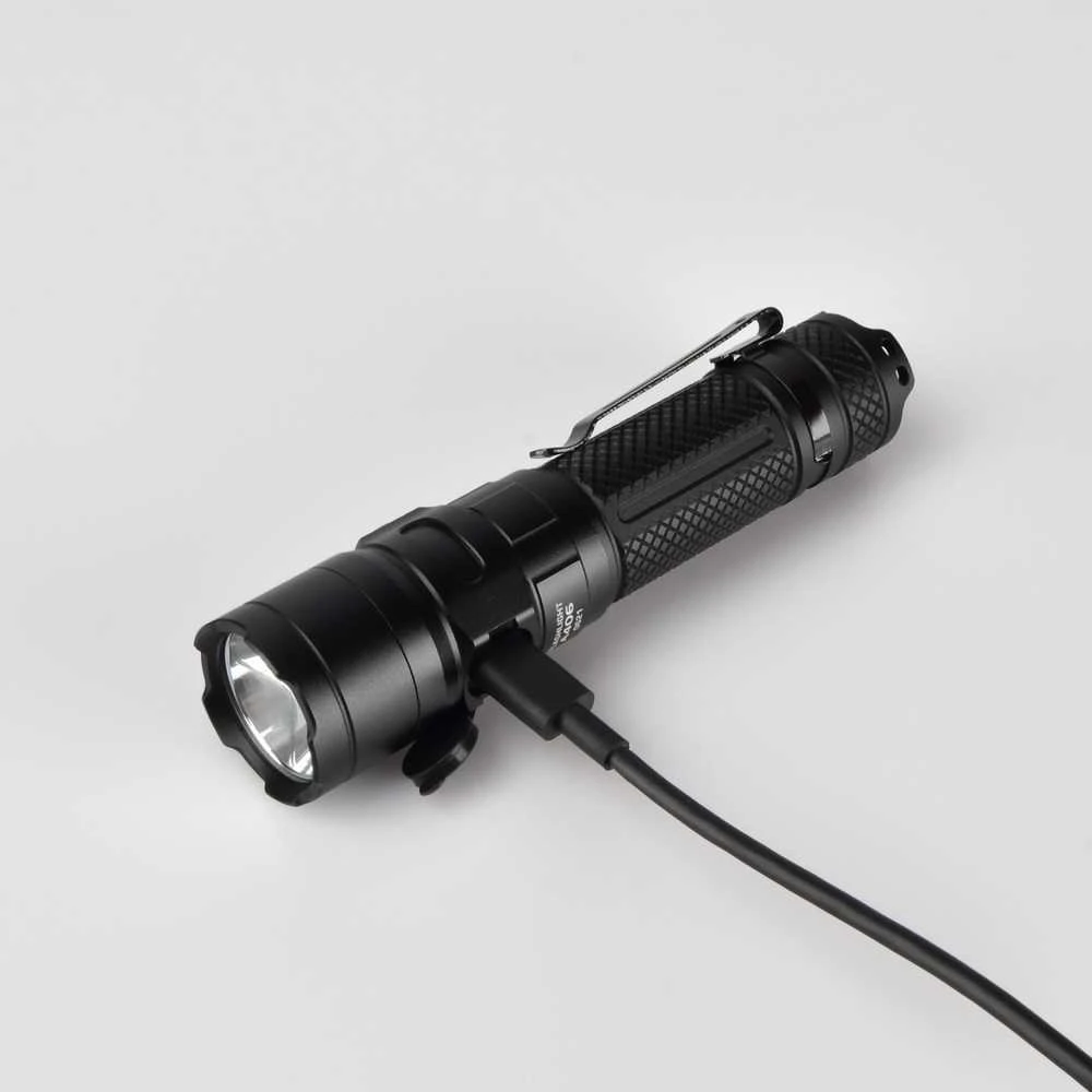 Įkraunamas kišeninis LED žibintuvėlis CREE XHP50.2 20W, 4000Lm 6500K, Li-ion 21700 4000mAh, VIDEX VLF-A406 – Kompaktiškas dydis ir kompromisų neturinti galia
